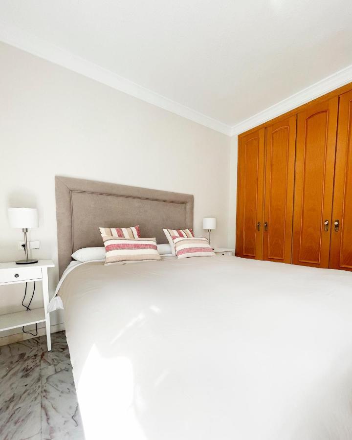 Holidays2Malaga Tomas De Echeverria 150 Mts To Beach & High Speed Wifi & Parking Leilighet Eksteriør bilde