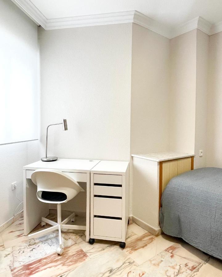 Holidays2Malaga Tomas De Echeverria 150 Mts To Beach & High Speed Wifi & Parking Leilighet Eksteriør bilde