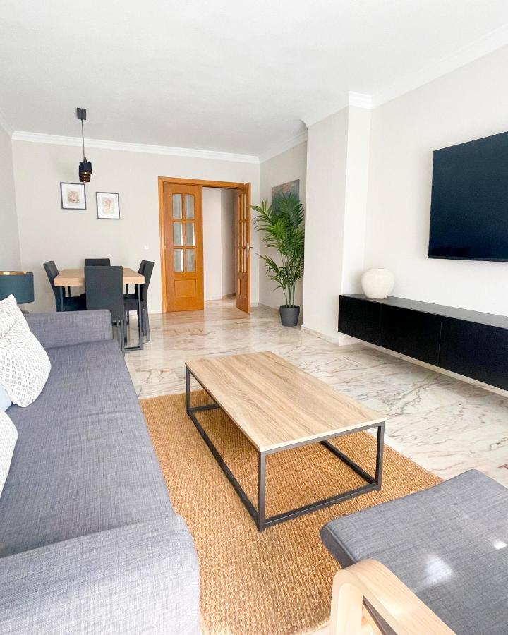 Holidays2Malaga Tomas De Echeverria 150 Mts To Beach & High Speed Wifi & Parking Leilighet Eksteriør bilde