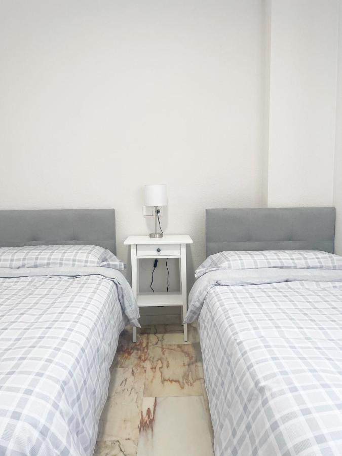 Holidays2Malaga Tomas De Echeverria 150 Mts To Beach & High Speed Wifi & Parking Leilighet Eksteriør bilde