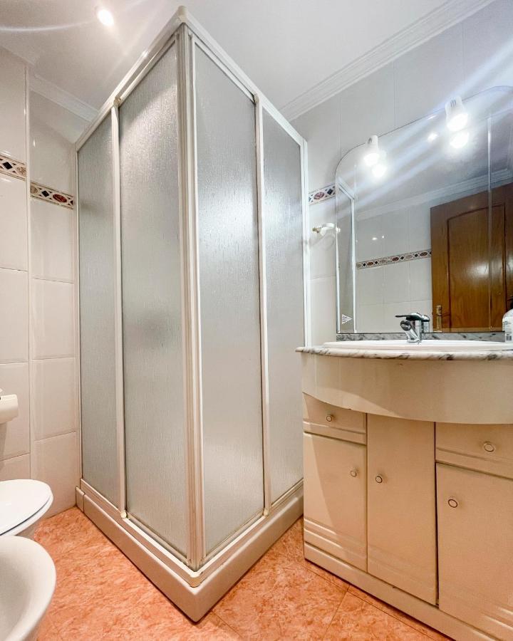 Holidays2Malaga Tomas De Echeverria 150 Mts To Beach & High Speed Wifi & Parking Leilighet Eksteriør bilde