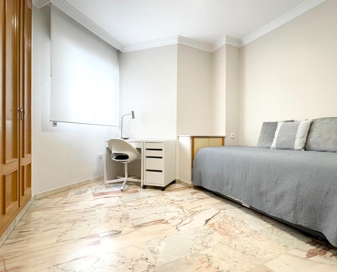 Holidays2Malaga Tomas De Echeverria 150 Mts To Beach & High Speed Wifi & Parking Leilighet Eksteriør bilde