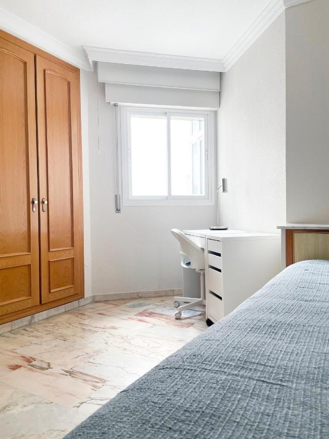 Holidays2Malaga Tomas De Echeverria 150 Mts To Beach & High Speed Wifi & Parking Leilighet Eksteriør bilde